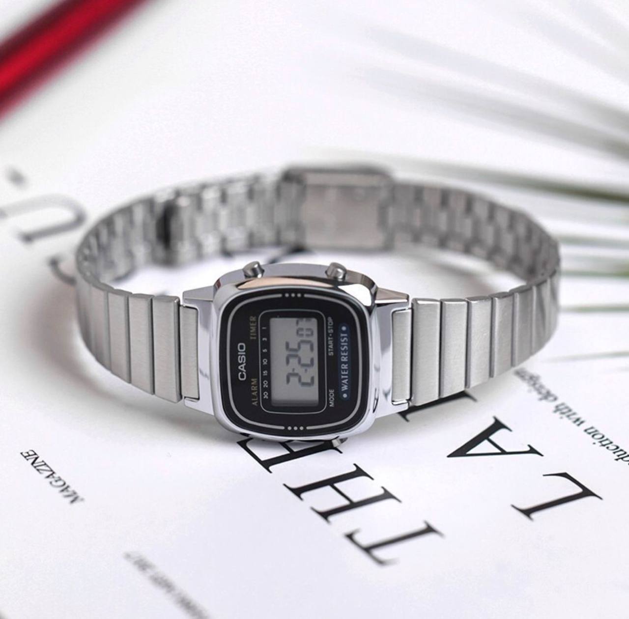 Casio Mini vintage watch - For Women's